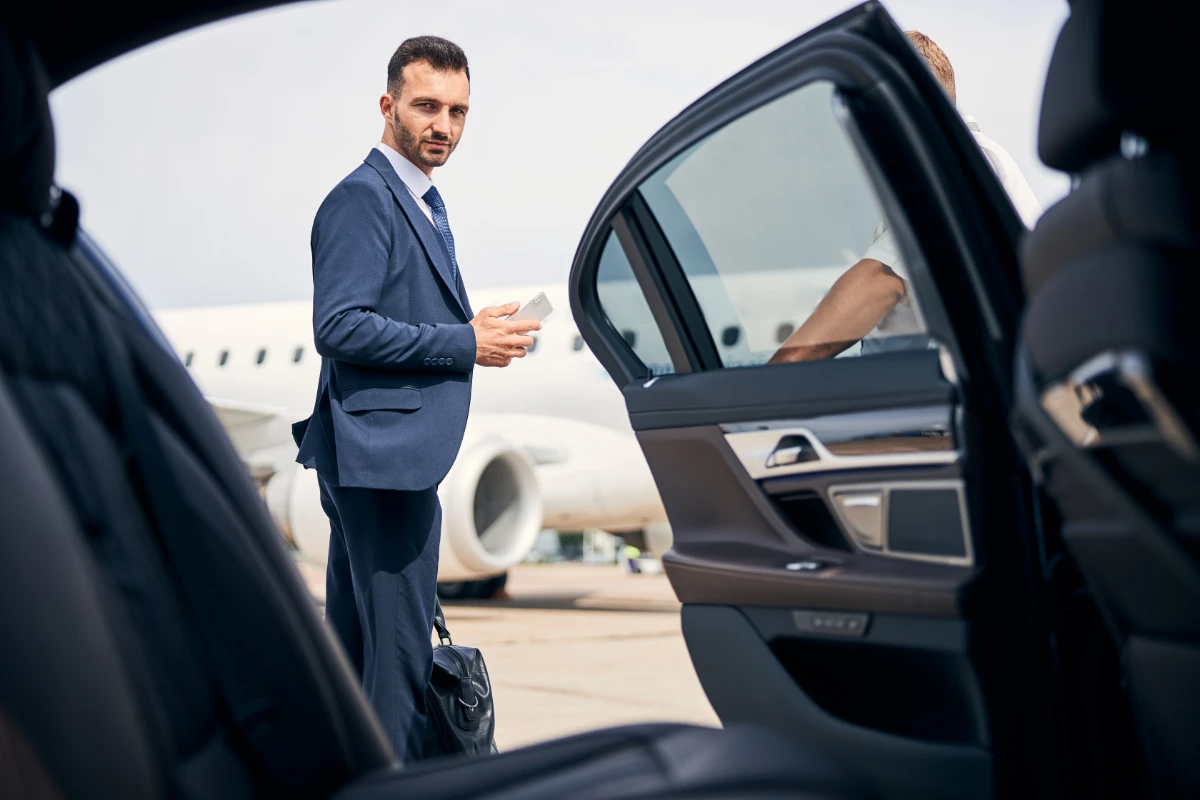 Airport Limo Services in Medfield MA